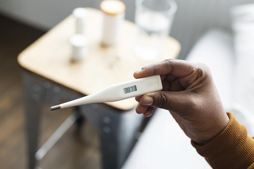 Pirexia em pacientes com colite ulcerativa ou retocolite ulcerativa (RCU)